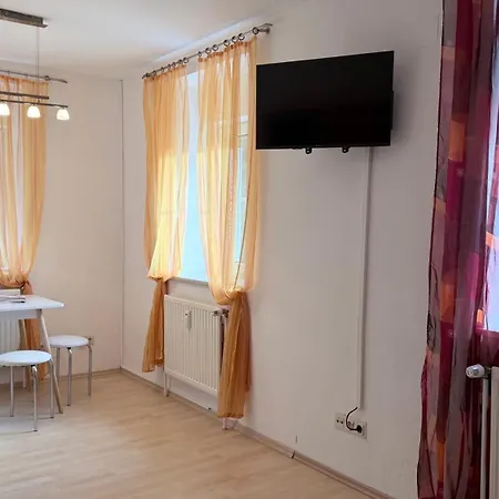 Ruhige Altbauwohnung - In Der Ferienhaus *